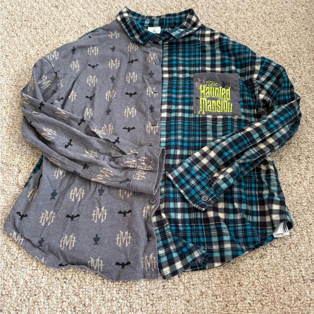 Disney Women's Haunted Mansion Button Down Long Sleeve Flannel Shirt Size Large